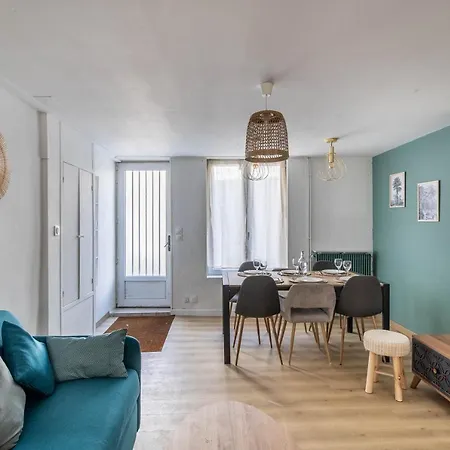 빌라 Maison De En Plein Centre Avec Terrasse